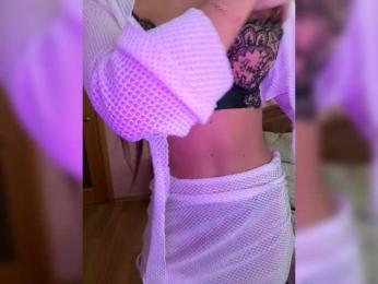 EasyVibe webcam bongacams model stream image