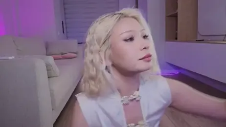 RileyMee webcam model stream image