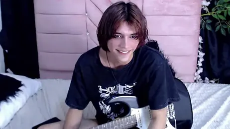 oli_dusk webcam model stream image