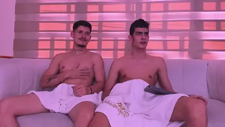 junior_friendss webcam stripchat model stream image