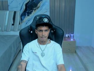 Riccie Pezzutti webcam model stream image