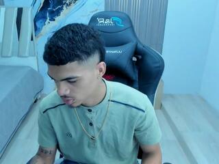 Riccie Pezzutti webcam model stream image