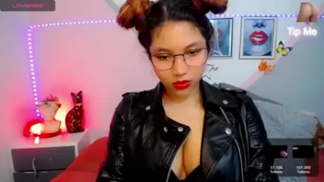 kyliejenner_hot webcam model stream image