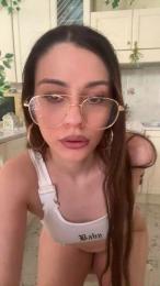 LeilaGrande webcam model stream image