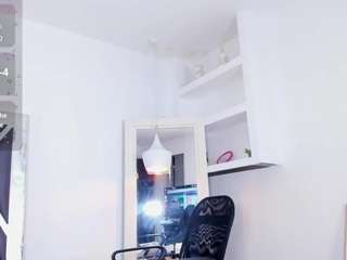 ririblonde webcam model stream image