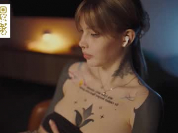 mileeena webcam model stream image