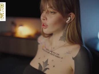 mileeena webcam model stream image