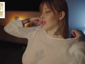 mileeena webcam model stream image