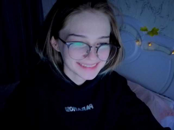 vialeta-baby webcam model stream image