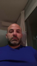 snefru042 webcam model stream image