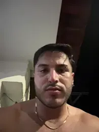 noahstevenss webcam stripchat model stream image