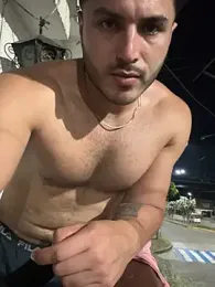noahstevenss webcam model stream image