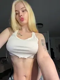 Vladamais webcam model stream image