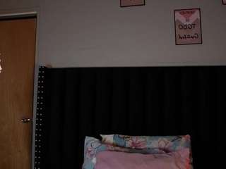 littleebluee webcam model stream image