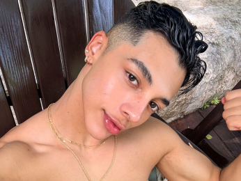 TroyeWiilliams webcam model stream image