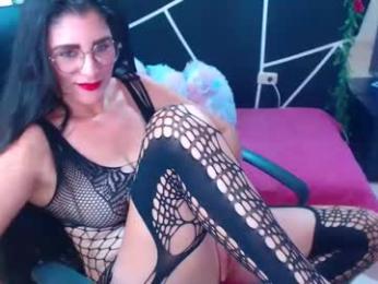 lucyli_ webcam model stream image