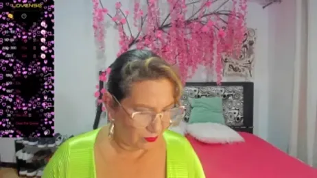 karenmilf_4 webcam stripchat model stream image