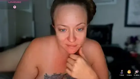 julimonroe webcam model stream image