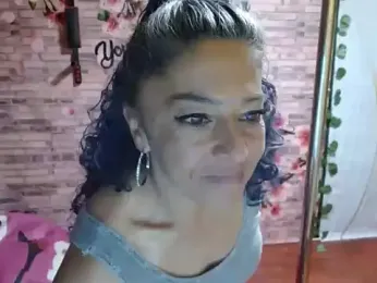 Anitta_muscle webcam model stream image