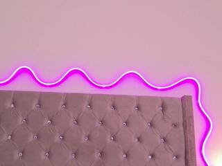 Julia Summers webcam model stream image