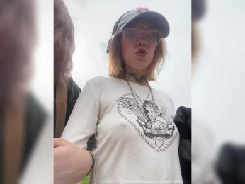 Molly-and-Ewa bongacams stream image