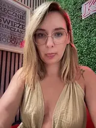 The_Snowwhitee stripchat stream image