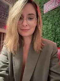 The_Snowwhitee stripchat stream image