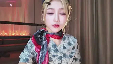 Kiki--2025 stripchat stream image