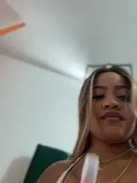riri_brunnete stripchat stream image, 21.05.2025 12:10