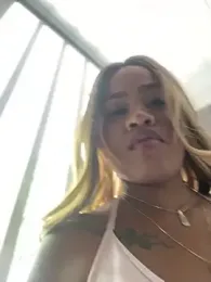 riri_brunnete stripchat stream image, 21.05.2025 12:10