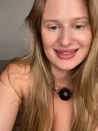 Busty-Ellie stripchat stream image