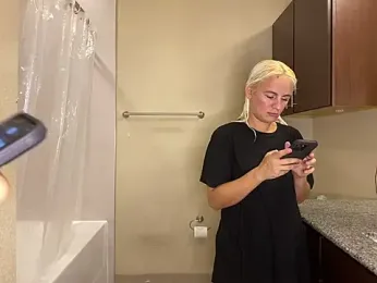 girlfriendmissy stripchat stream image