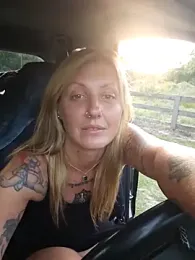 SheIsSomething stripchat stream image