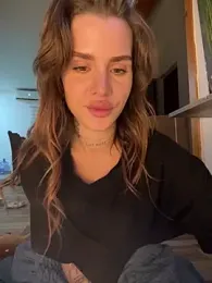 EmiliaCatalina stripchat stream image