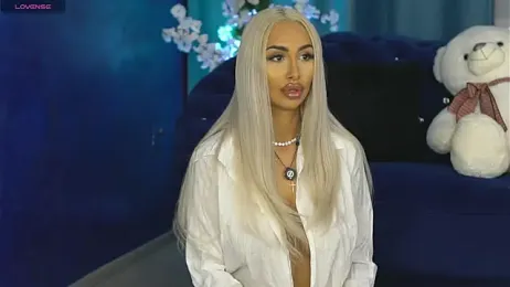 GoldenAmber stripchat stream image