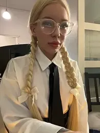 babydolll stripchat stream image