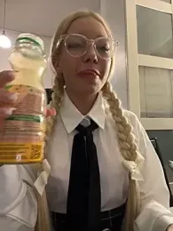 babydolll stripchat stream image