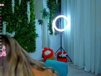 zinasquirts chaturbate stream image