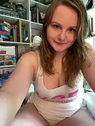 GingerSnap33 stripchat stream image