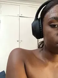 LuciousLips96 stripchat stream image, 27.05.2025 09:20