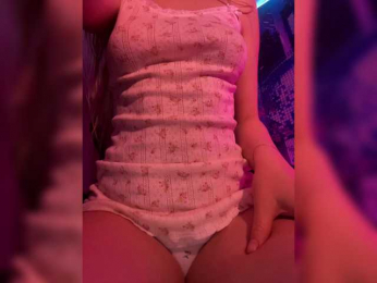 -Summer- bongacams stream image