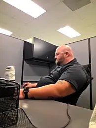 Strong_Bear89 stripchat stream image