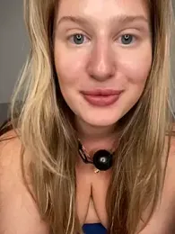 Busty-Ellie stripchat stream image