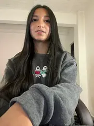 aly_golden_ stripchat stream image