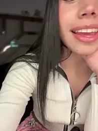 Laura-Khalifa stripchat stream image