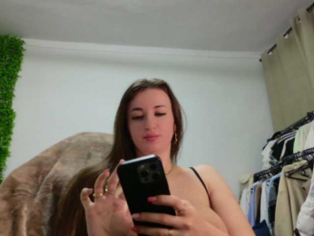 EmilyxJames bongacams stream image