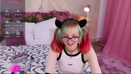 CoralineYoung stripchat stream image