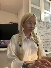 babydolll stripchat stream image