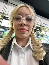 babydolll stripchat stream image