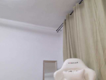 EmilyxJames bongacams stream image